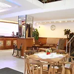 מלון Kozan 3*