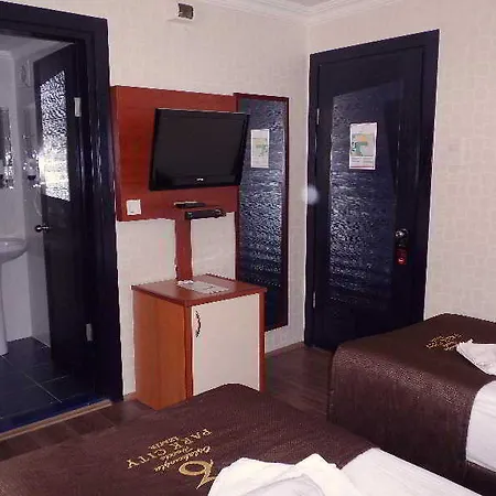 Kozan Hotel 3*